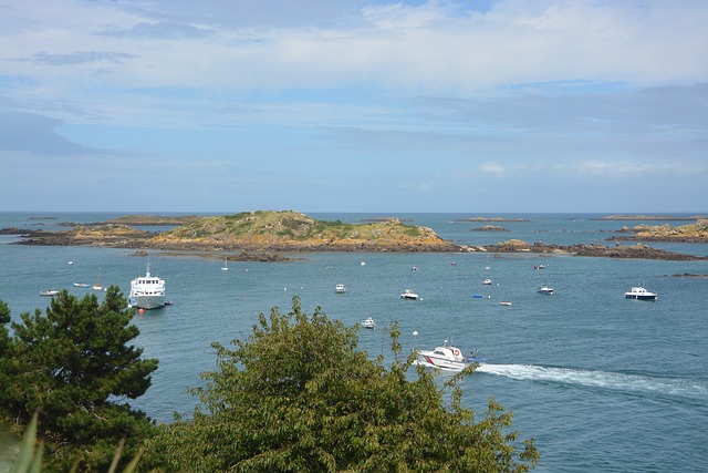 Vu sur des petites îles à Chausey